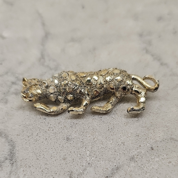 Vintage Gerry's Leopard Jaguar Brooch Pin - Picture 1 of 5